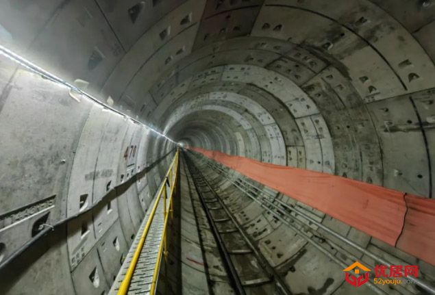 太原轨道交通1号线大南门站至桃园路站盾构区间左线顺利贯通，标志着大桃区间实现双线贯通。